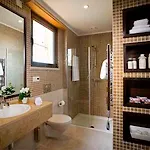 The Residences Ξενοδοχείο 5*