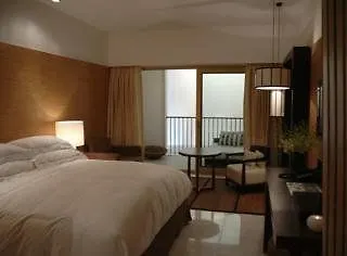 Отель The Residences 5*